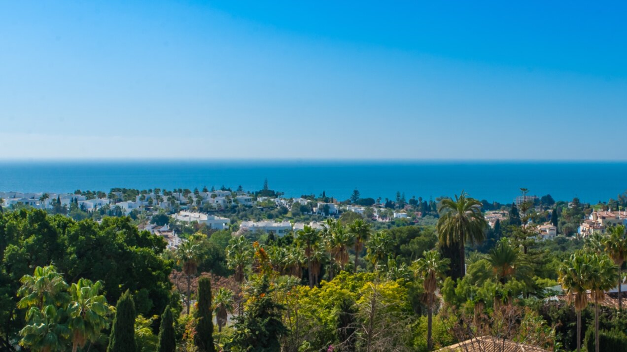 Stunning family villa with panoramic coastline views can be found in sought after area of Marbella