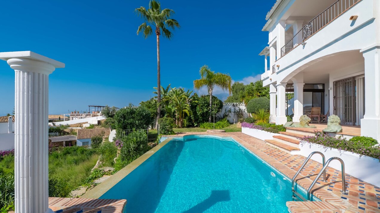 Stunning family villa with panoramic coastline views can be found in sought after area of Marbella