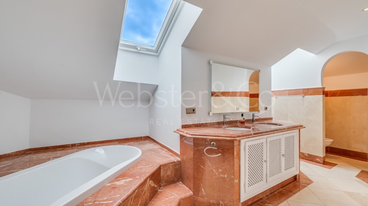 Villa Pozuelo - Superiority in Río Real Golf