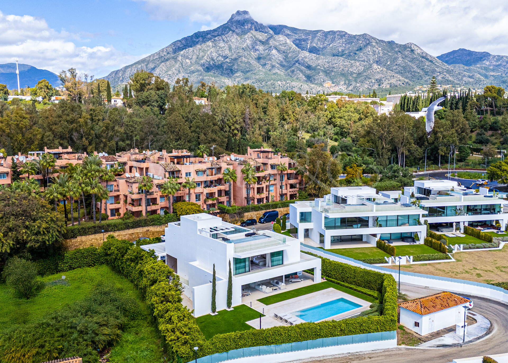 Villa Zero – Lujo moderno en la Milla de Oro