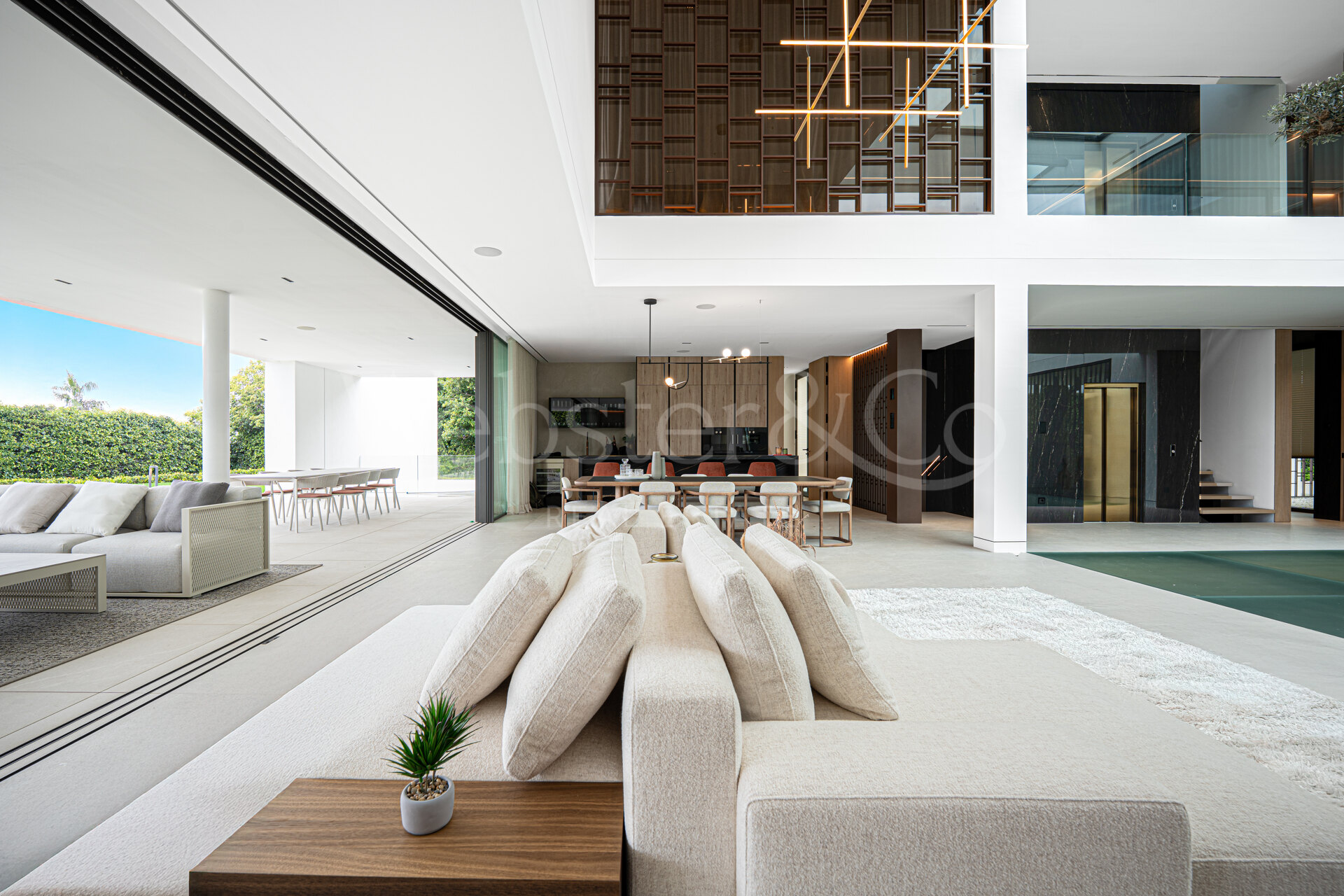 Villa Zero – Lujo moderno en la Milla de Oro