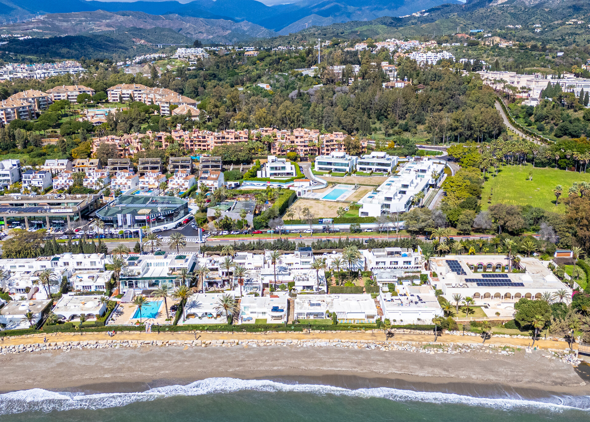 Villa Zero – Lujo moderno en la Milla de Oro