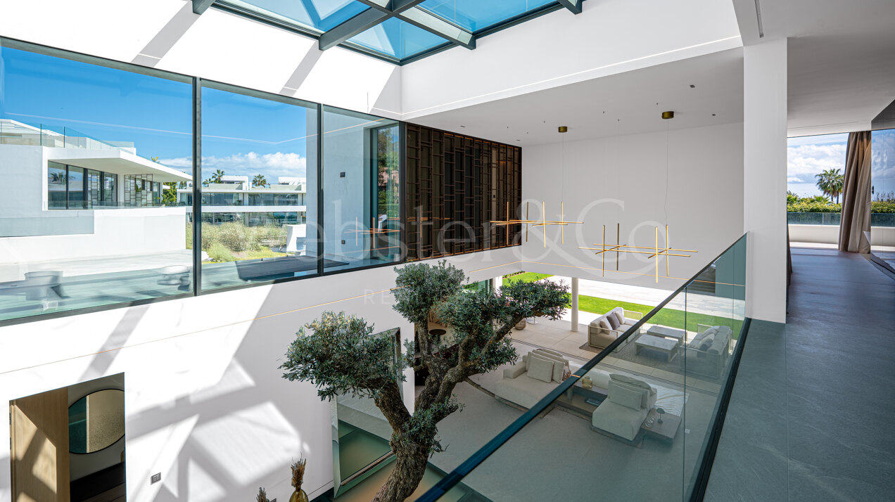 Villa Zero - Modern Luxury on the Golden Mile