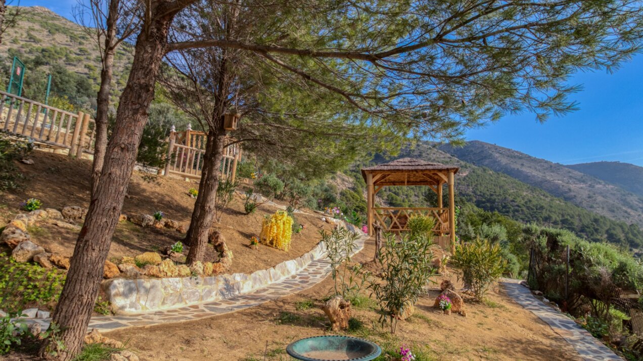 Expansive 7 bedroom villa in Mijas offers endless mountain and sea views and even has its own park