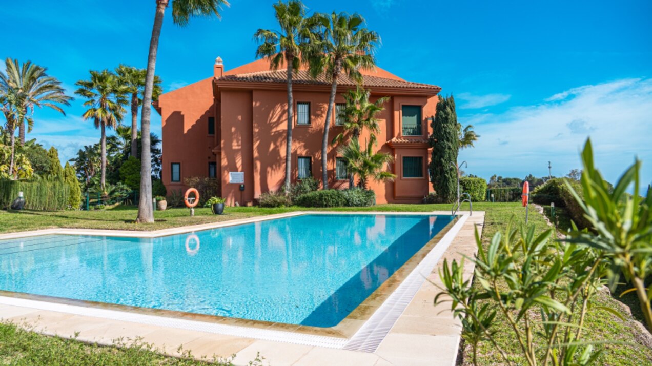 Breathtaking views from 2 bed penthouse that encompass golf, mountain and uninterrupted sea views