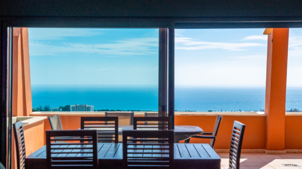 Breathtaking views from 2 bed penthouse that encompass golf, mountain and uninterrupted sea views