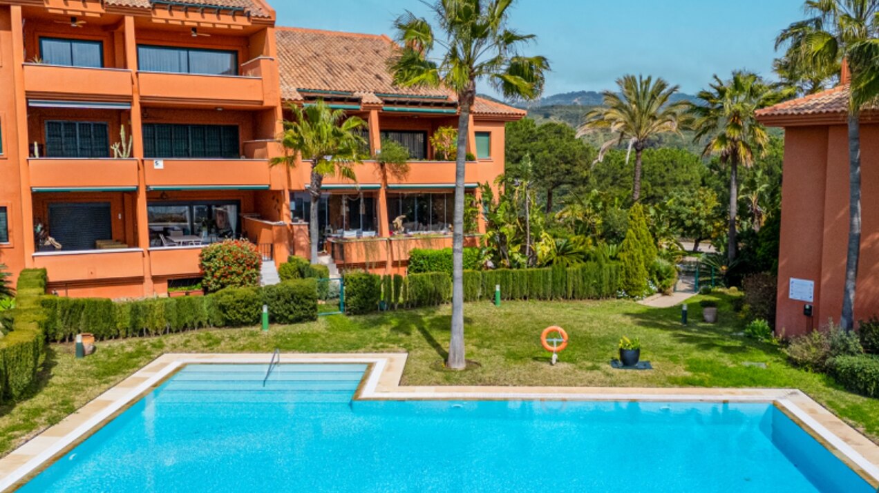 Breathtaking views from 2 bed penthouse that encompass golf, mountain and uninterrupted sea views