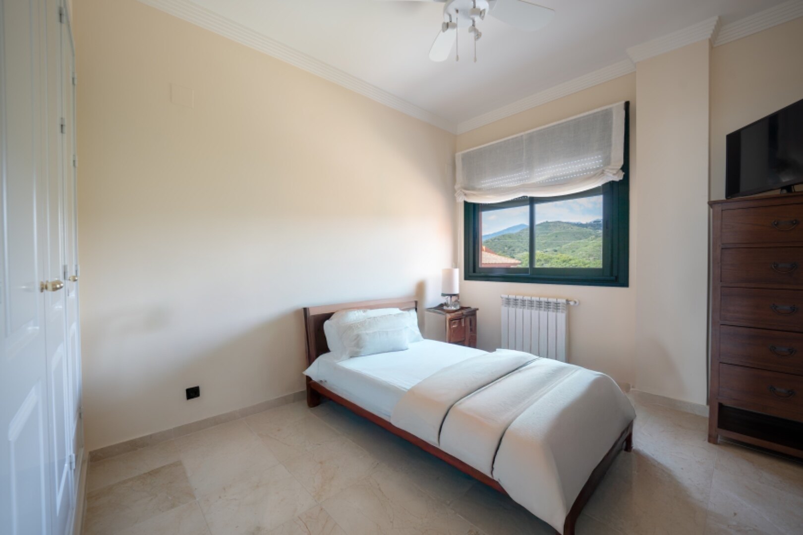 Breathtaking views from 2 bed penthouse that encompass golf, mountain and uninterrupted sea views