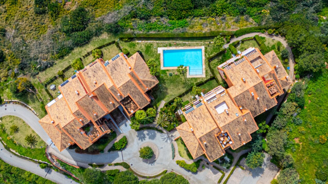 Breathtaking views from 2 bed penthouse that encompass golf, mountain and uninterrupted sea views
