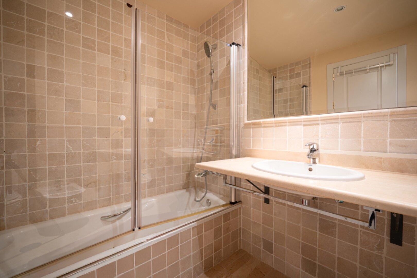 Breathtaking views from 2 bed penthouse that encompass golf, mountain and uninterrupted sea views