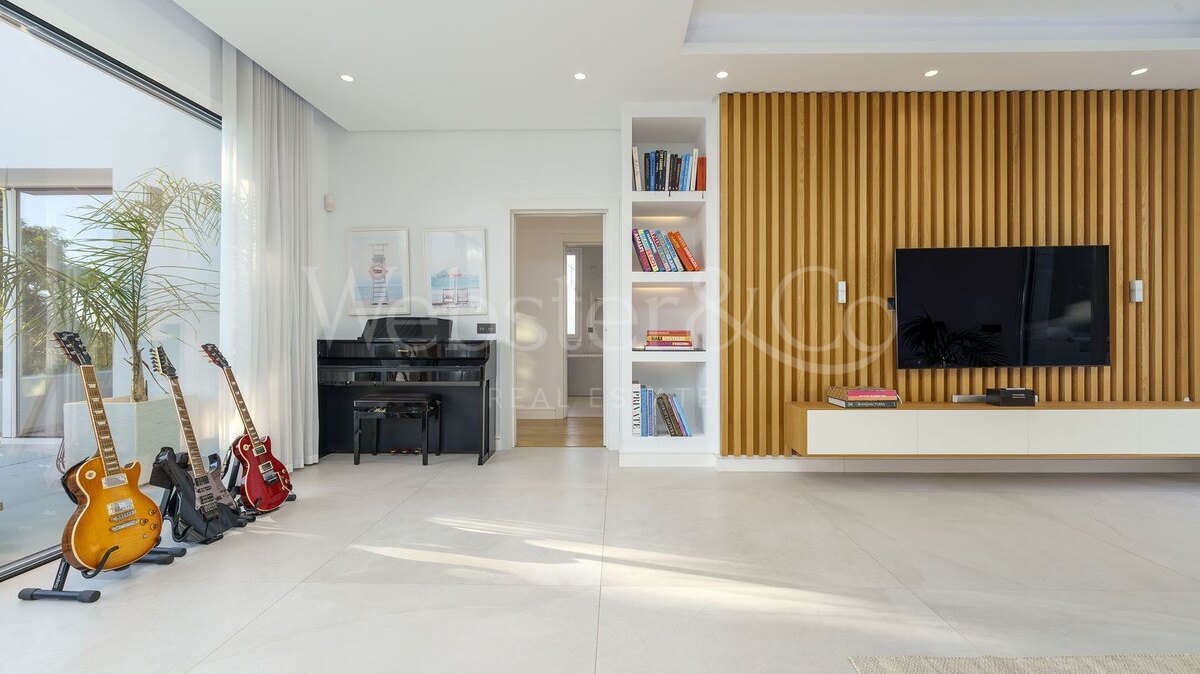 Casa Gina - Modern Villa in Nueva Andalucía