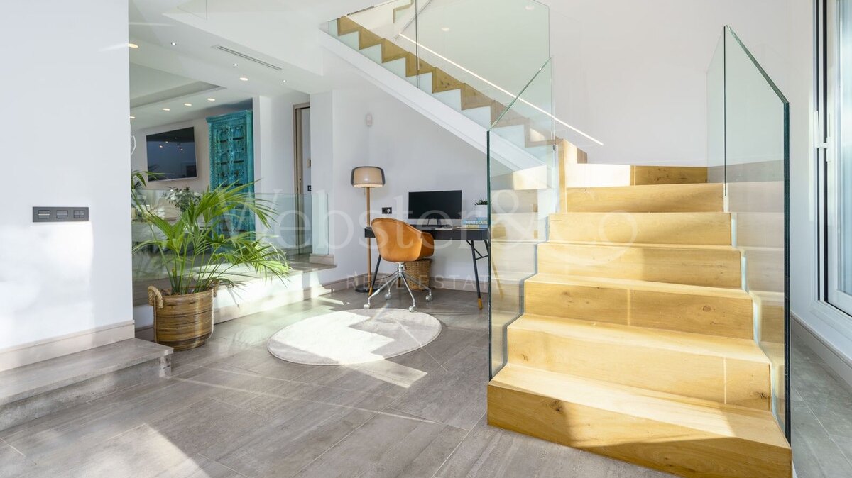 Casa Gina - Modern Villa in Nueva Andalucía