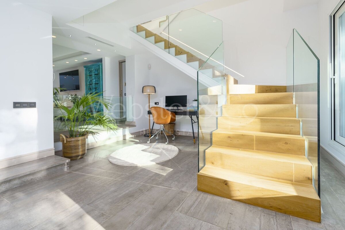 Casa Gina - Modern Villa in Nueva Andalucía