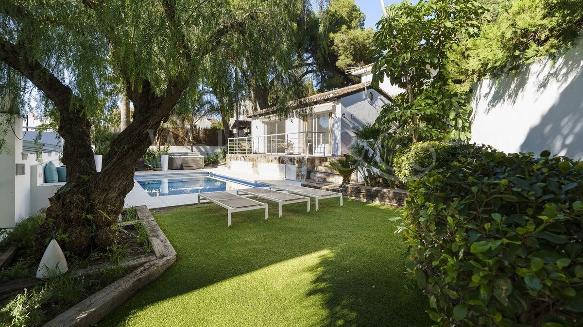 Casa Gina - Modern Villa in Nueva Andalucía