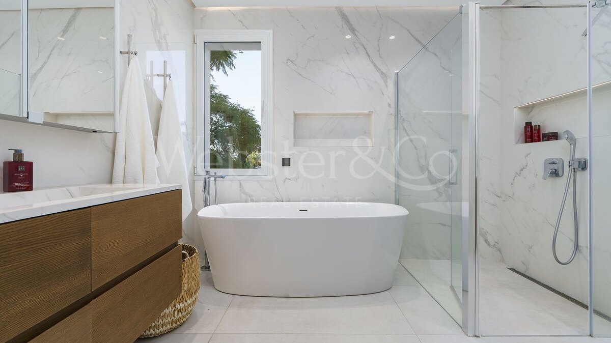 Casa Gina - Modern Villa in Nueva Andalucía