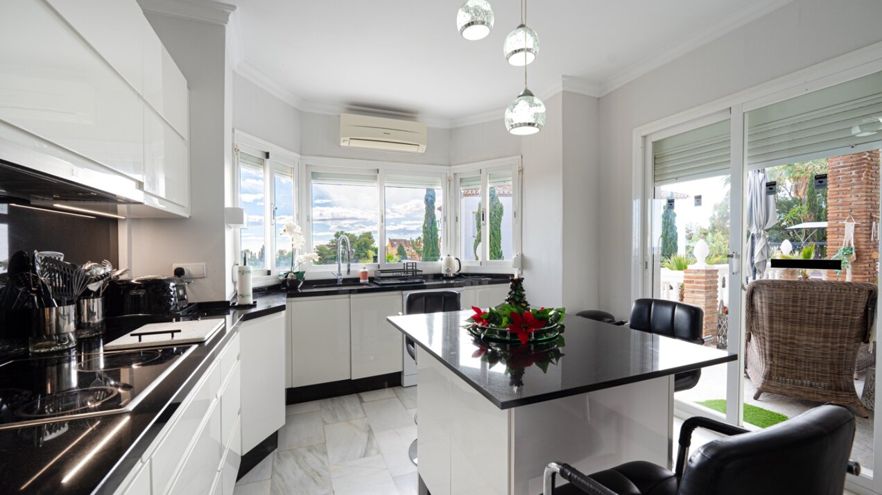 Serene and elegant, this villa stands out overlooking the Mijas countryside down towards the coast