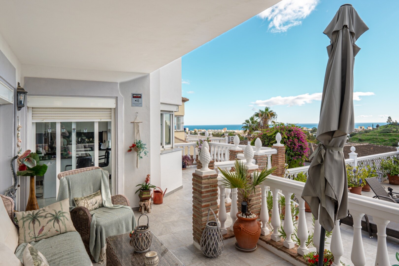 Serene and elegant, this villa stands out overlooking the Mijas countryside down towards the coast