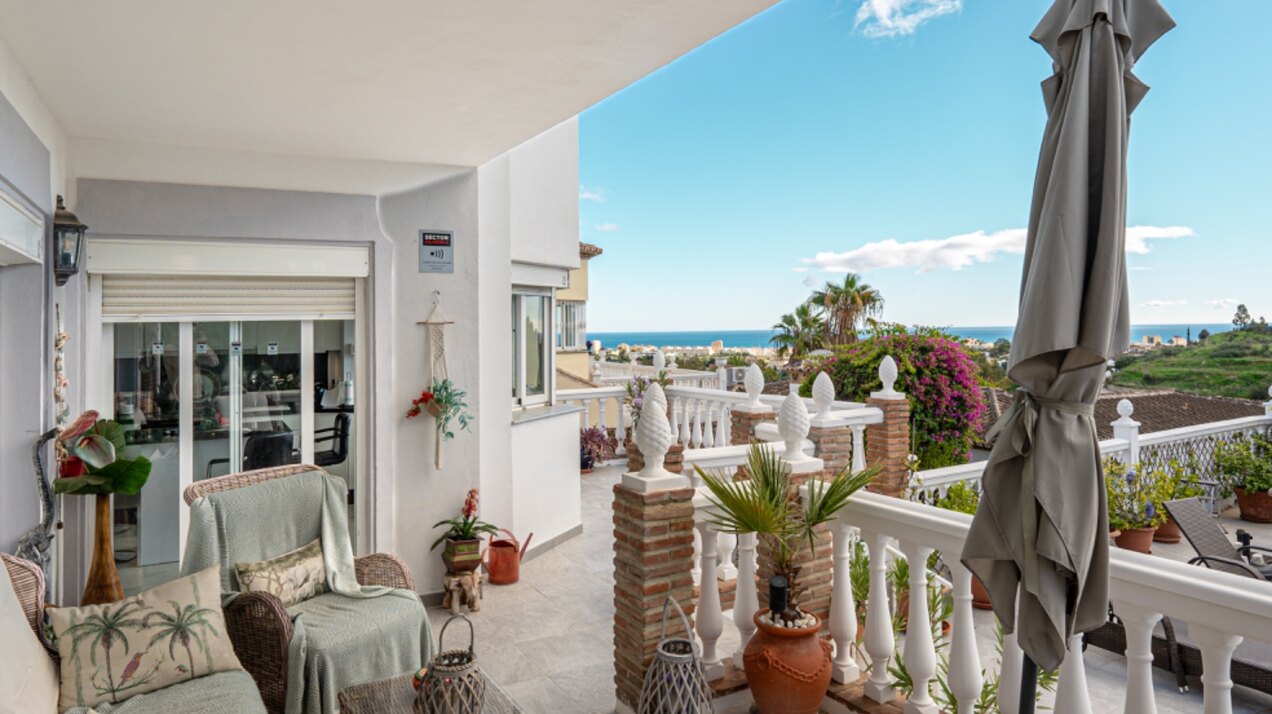 Serene and elegant, this villa stands out overlooking the Mijas countryside down towards the coast