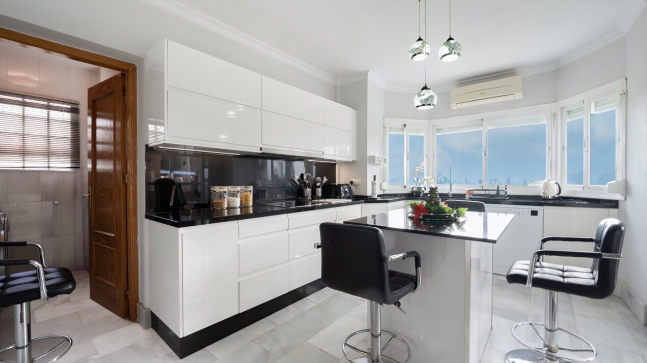 Serene and elegant, this villa stands out overlooking the Mijas countryside down towards the coast