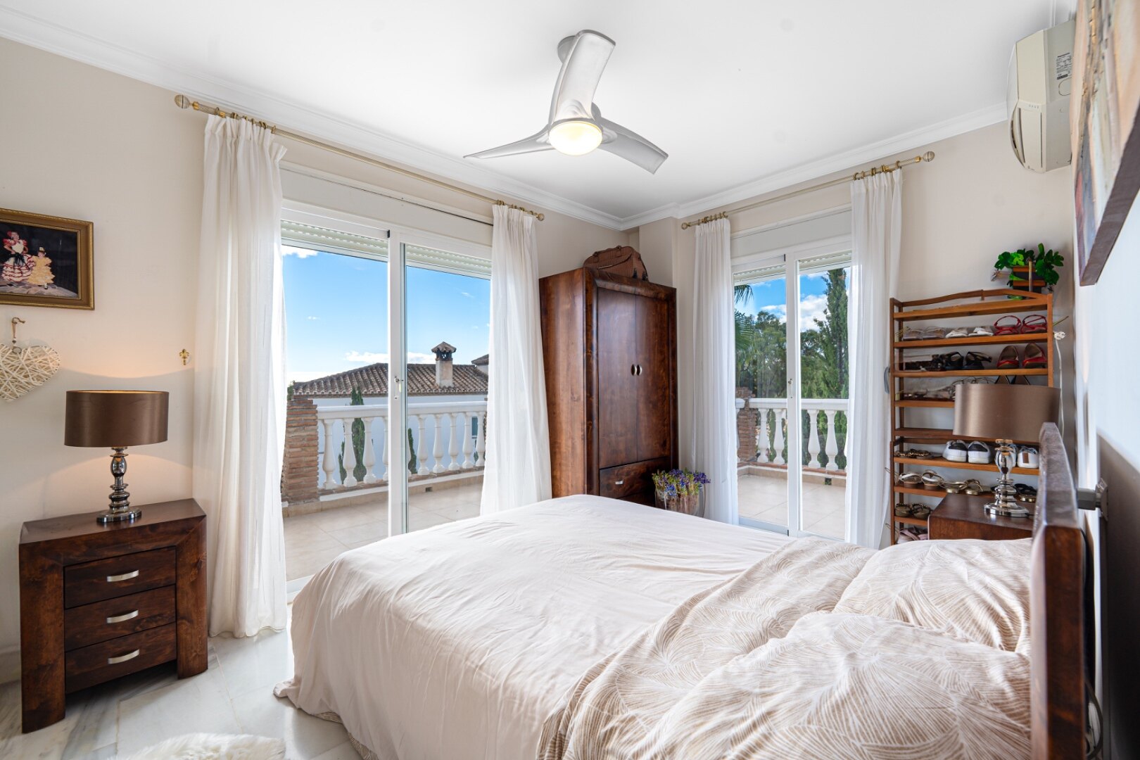 Serene and elegant, this villa stands out overlooking the Mijas countryside down towards the coast