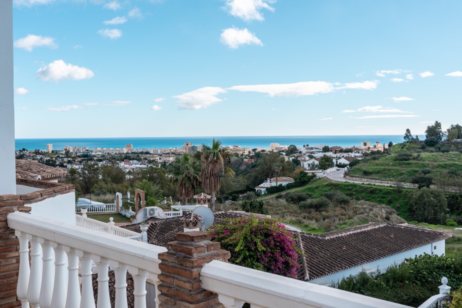 Serene and elegant, this villa stands out overlooking the Mijas countryside down towards the coast