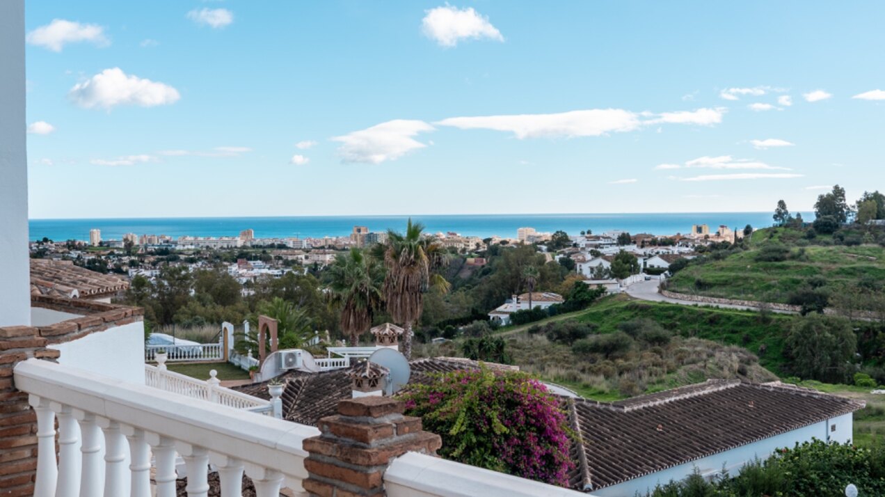 Serene and elegant, this villa stands out overlooking the Mijas countryside down towards the coast