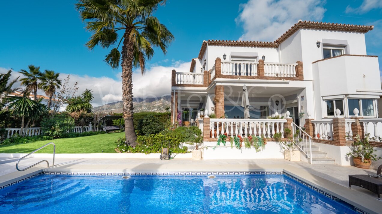 Villa Christine - Family Home In The Hills Of Mijas