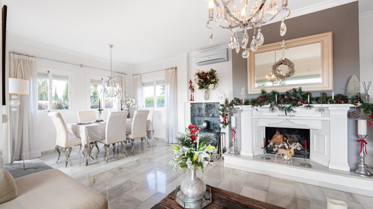 Serene and elegant, this villa stands out overlooking the Mijas countryside down towards the coast