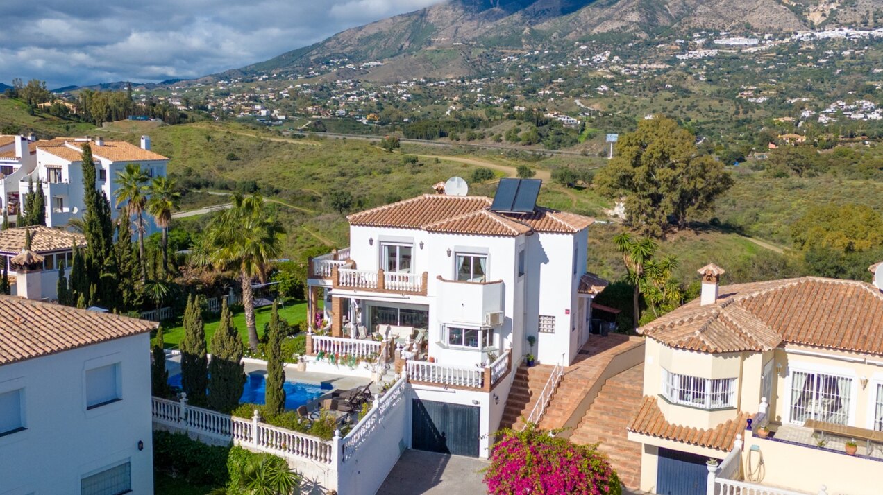 Serene and elegant, this villa stands out overlooking the Mijas countryside down towards the coast