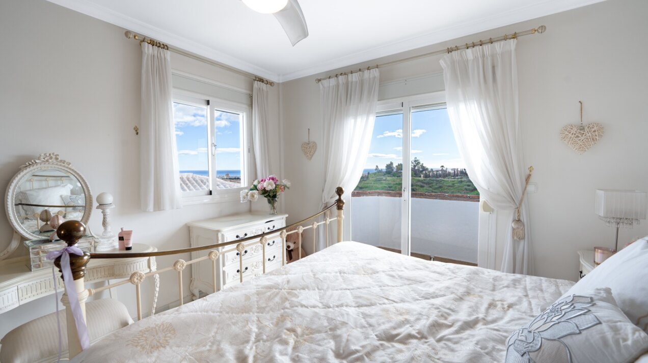 Serene and elegant, this villa stands out overlooking the Mijas countryside down towards the coast