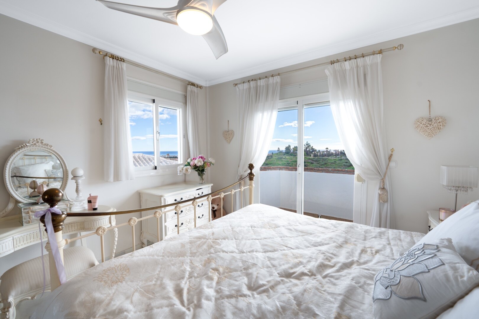 Serene and elegant, this villa stands out overlooking the Mijas countryside down towards the coast