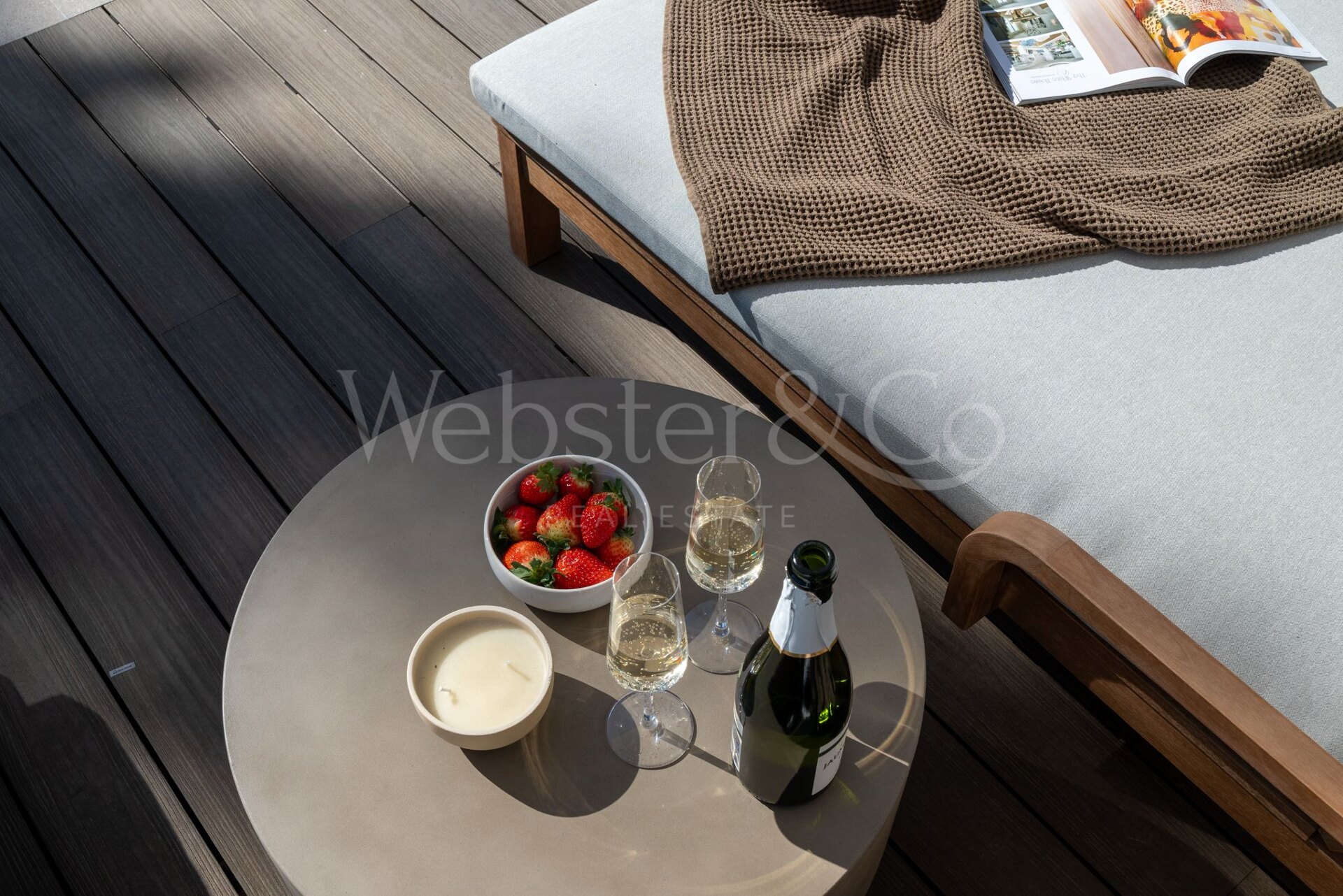 Esta es la villa de nueva construcción de sus sueños, rodeada de campos de golf y campo en Benahavis