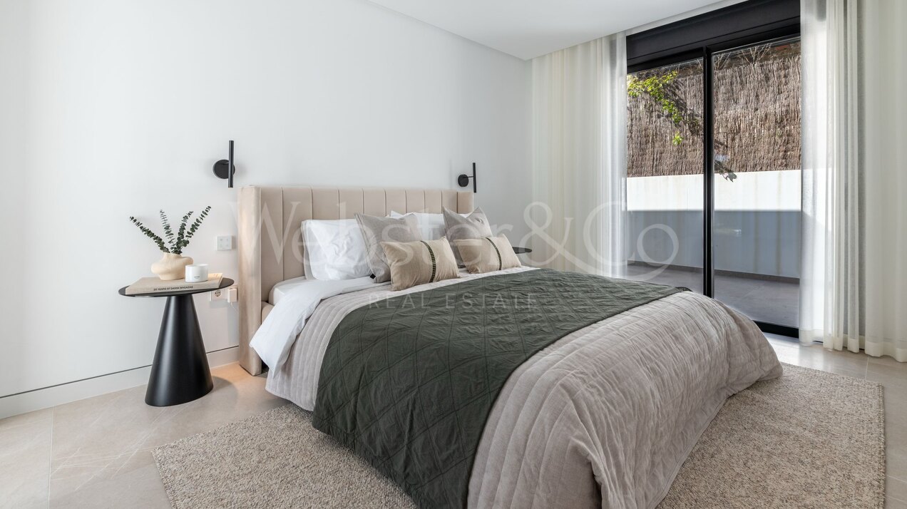 This is the newly built villa of your dreams, surrounded by golf courses and countryside in Benahavis