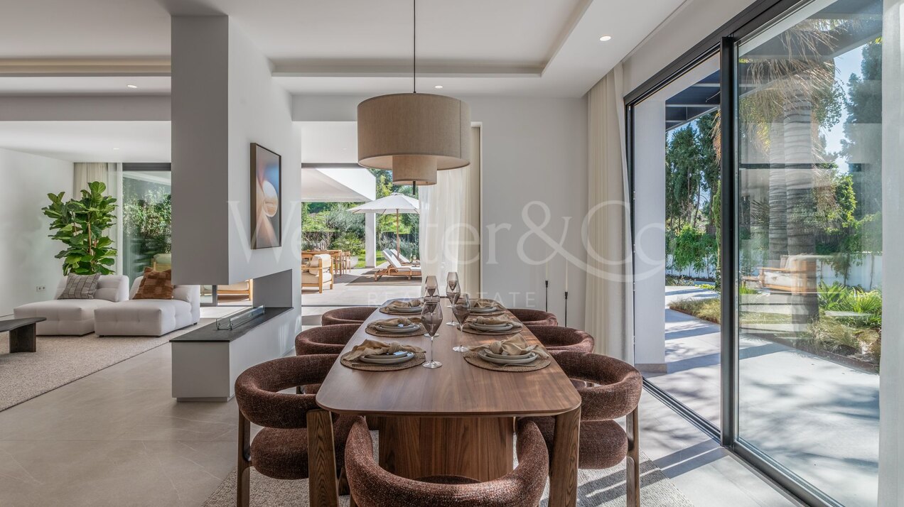 This is the newly built villa of your dreams, surrounded by golf courses and countryside in Benahavis