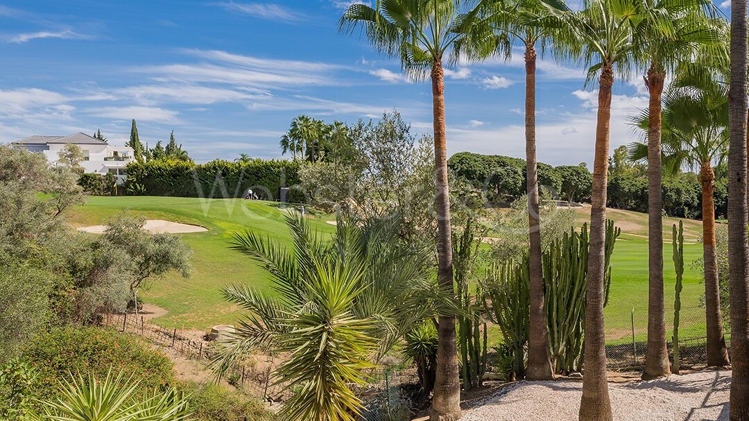 Golf, glamour & design in Nueva Andalucía villa