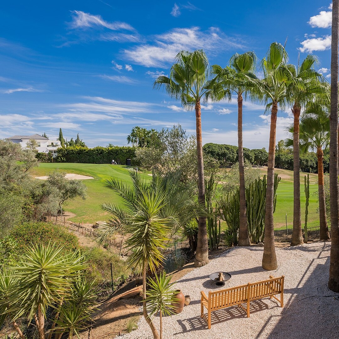 This unique frontline golf villa in Nueva Andalucia is a masterpiece of design, golf & entertainment
