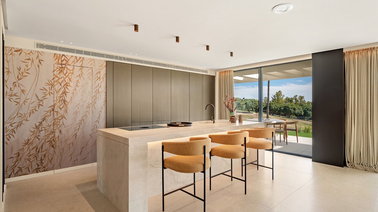 This unique frontline golf villa in Nueva Andalucia is a masterpiece of design, golf & entertainment