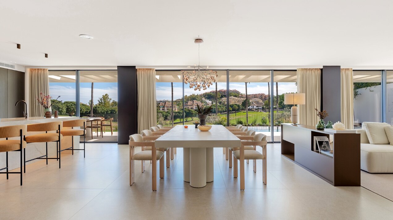 This unique frontline golf villa in Nueva Andalucia is a masterpiece of design, golf & entertainment