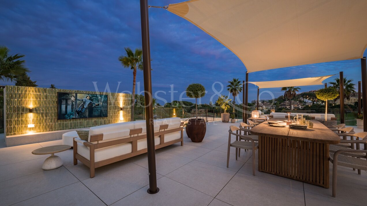 Golf, glamour & design in Nueva Andalucía villa