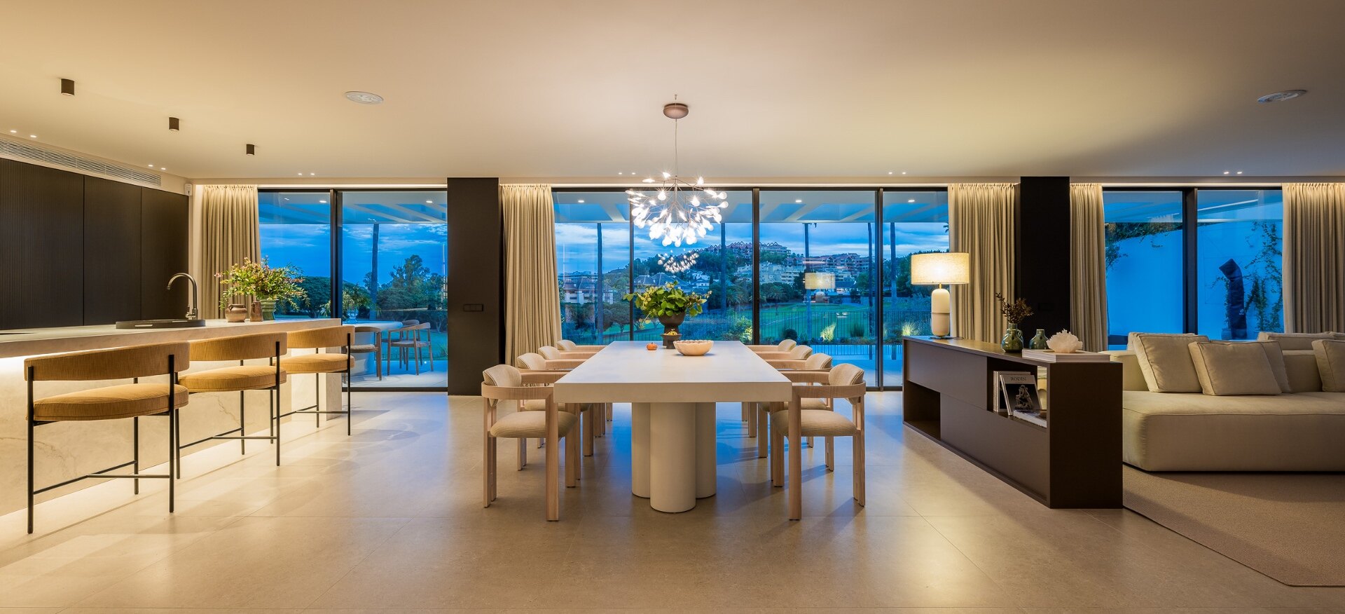 This unique frontline golf villa in Nueva Andalucia is a masterpiece of design, golf & entertainment