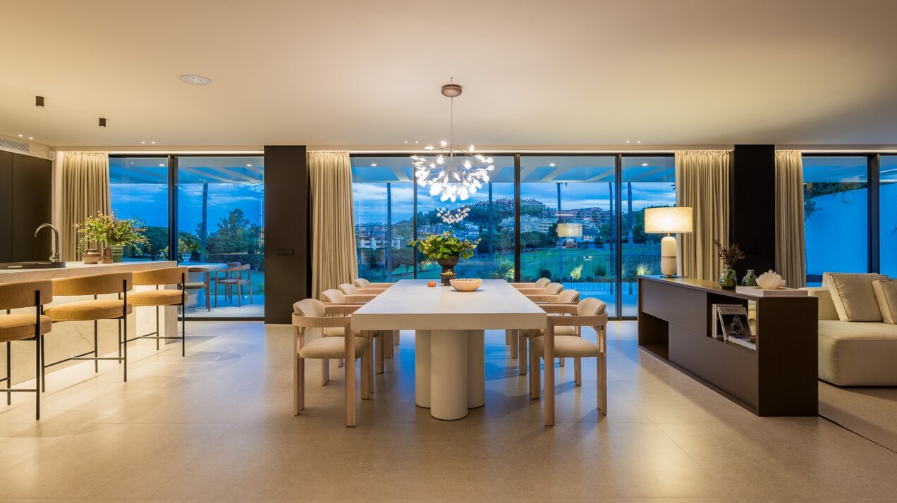 This unique frontline golf villa in Nueva Andalucia is a masterpiece of design, golf & entertainment