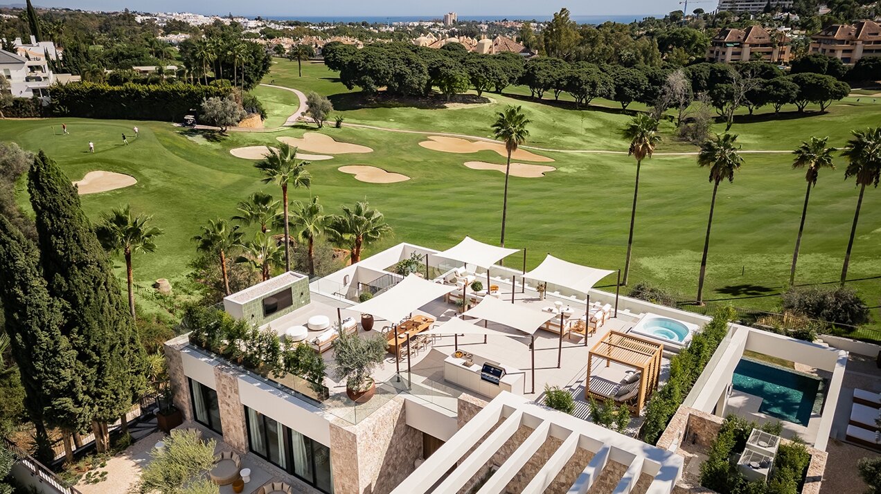 This unique frontline golf villa in Nueva Andalucia is a masterpiece of design, golf & entertainment