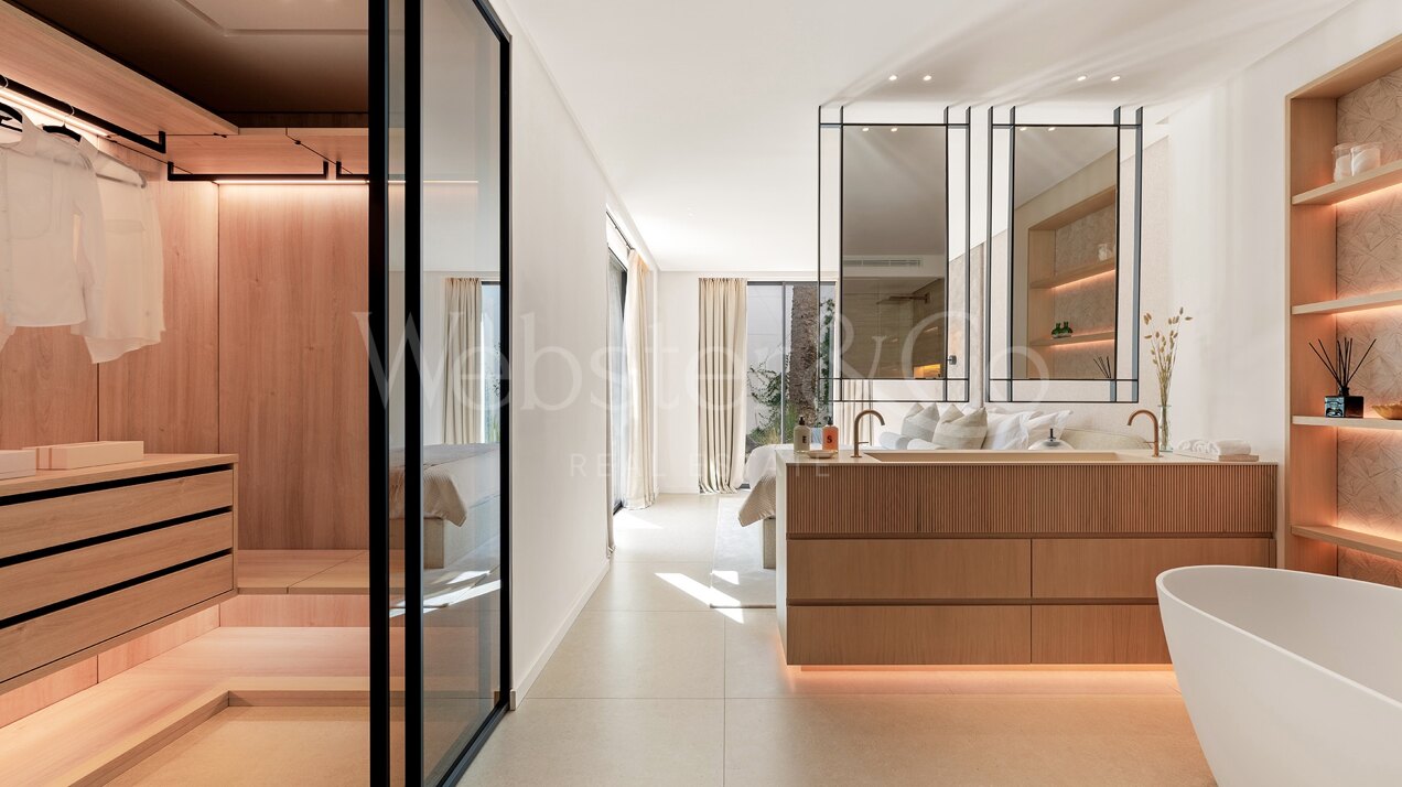 Golf, glamour & design in Nueva Andalucía villa