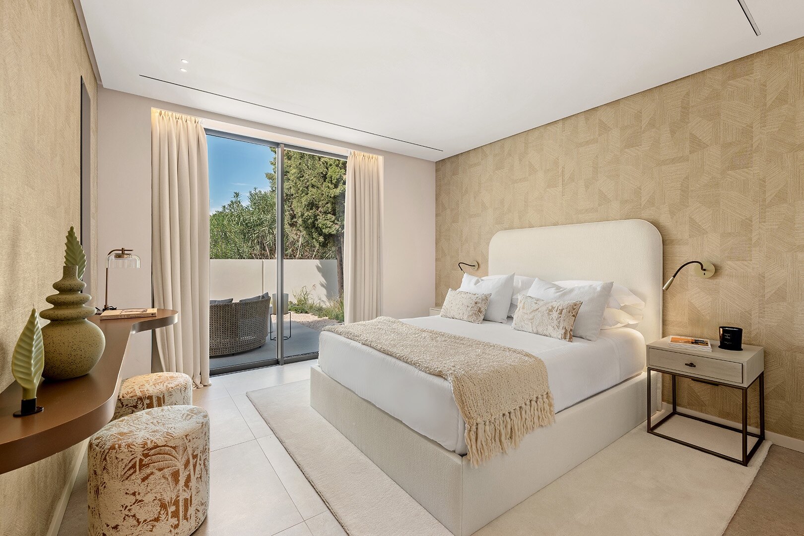 This unique frontline golf villa in Nueva Andalucia is a masterpiece of design, golf & entertainment
