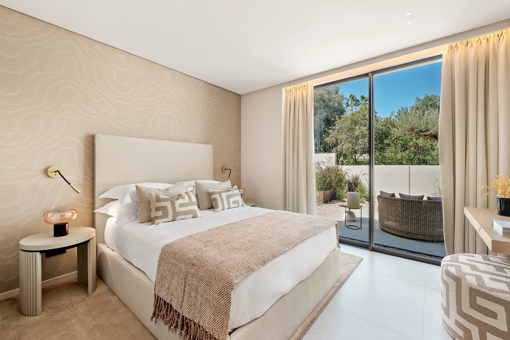This unique frontline golf villa in Nueva Andalucia is a masterpiece of design, golf & entertainment