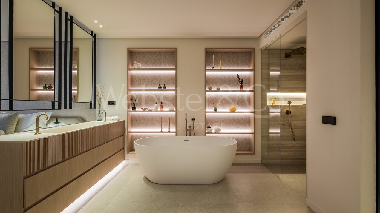 Golf, glamour & design in Nueva Andalucía villa