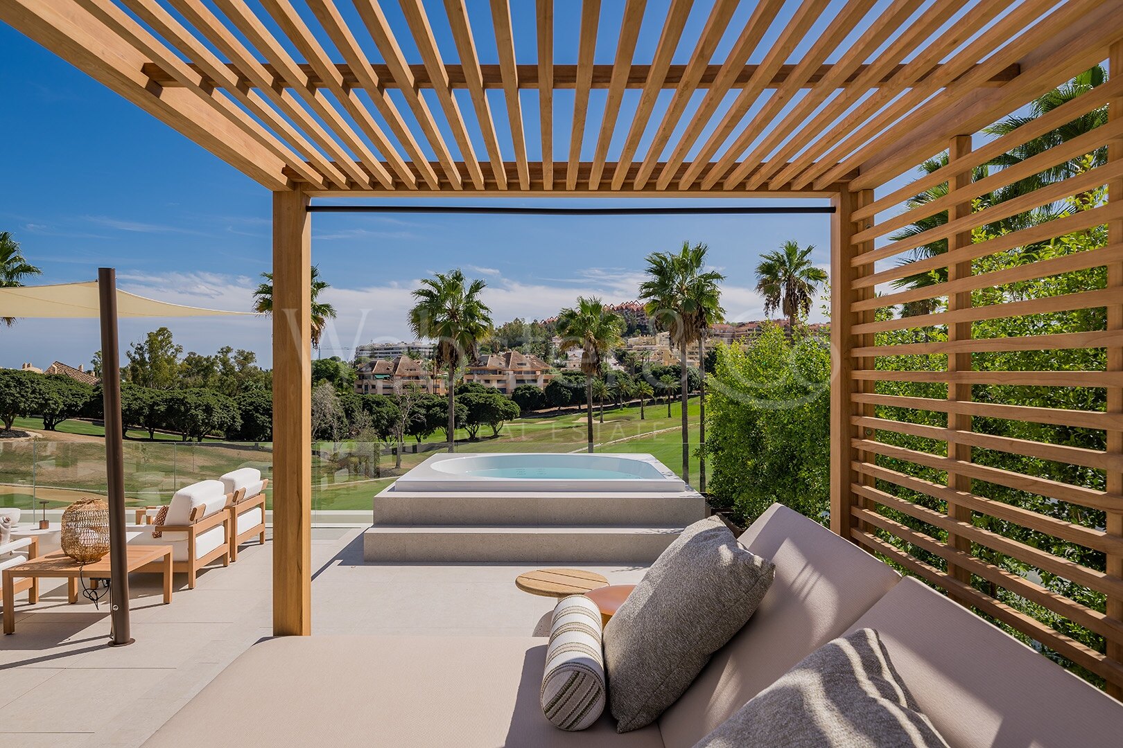 Villa en Nueva Andalucía con golf, glamour y diseño exclusivo