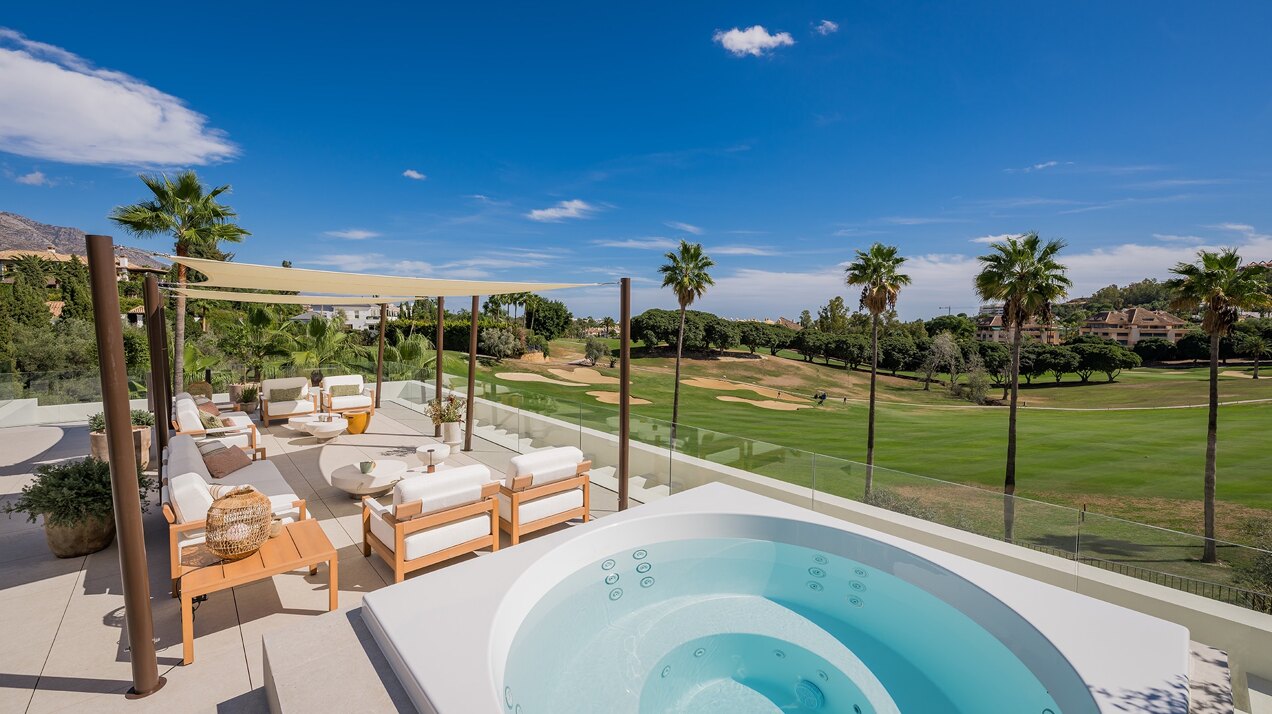 This unique frontline golf villa in Nueva Andalucia is a masterpiece of design, golf & entertainment