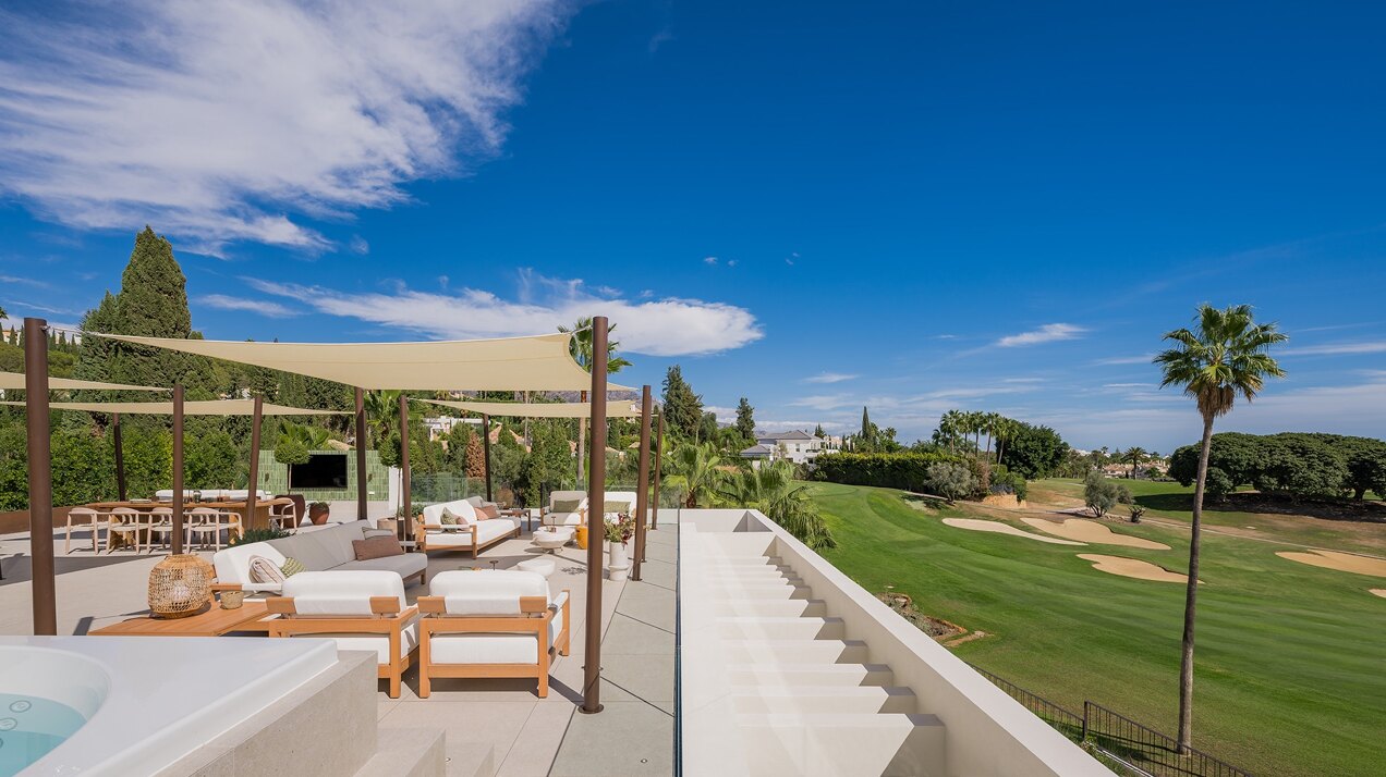 This unique frontline golf villa in Nueva Andalucia is a masterpiece of design, golf & entertainment
