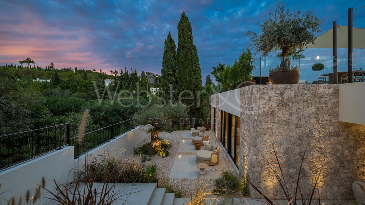 Golf, glamour & design in Nueva Andalucía villa